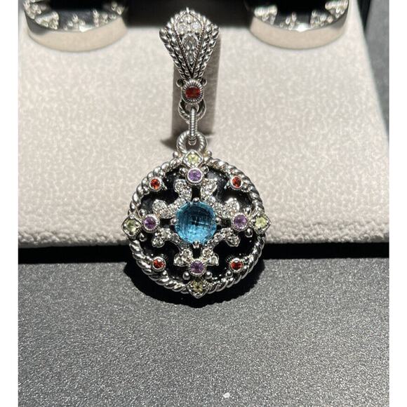 pendant - Picture 3 of 12